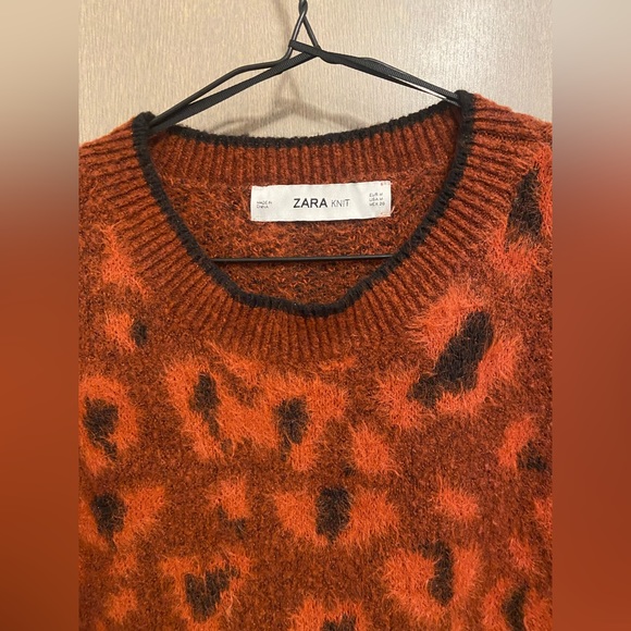 SOLD! Zara oversized leopard print wool blend sweater medium - Picture 2 of 6